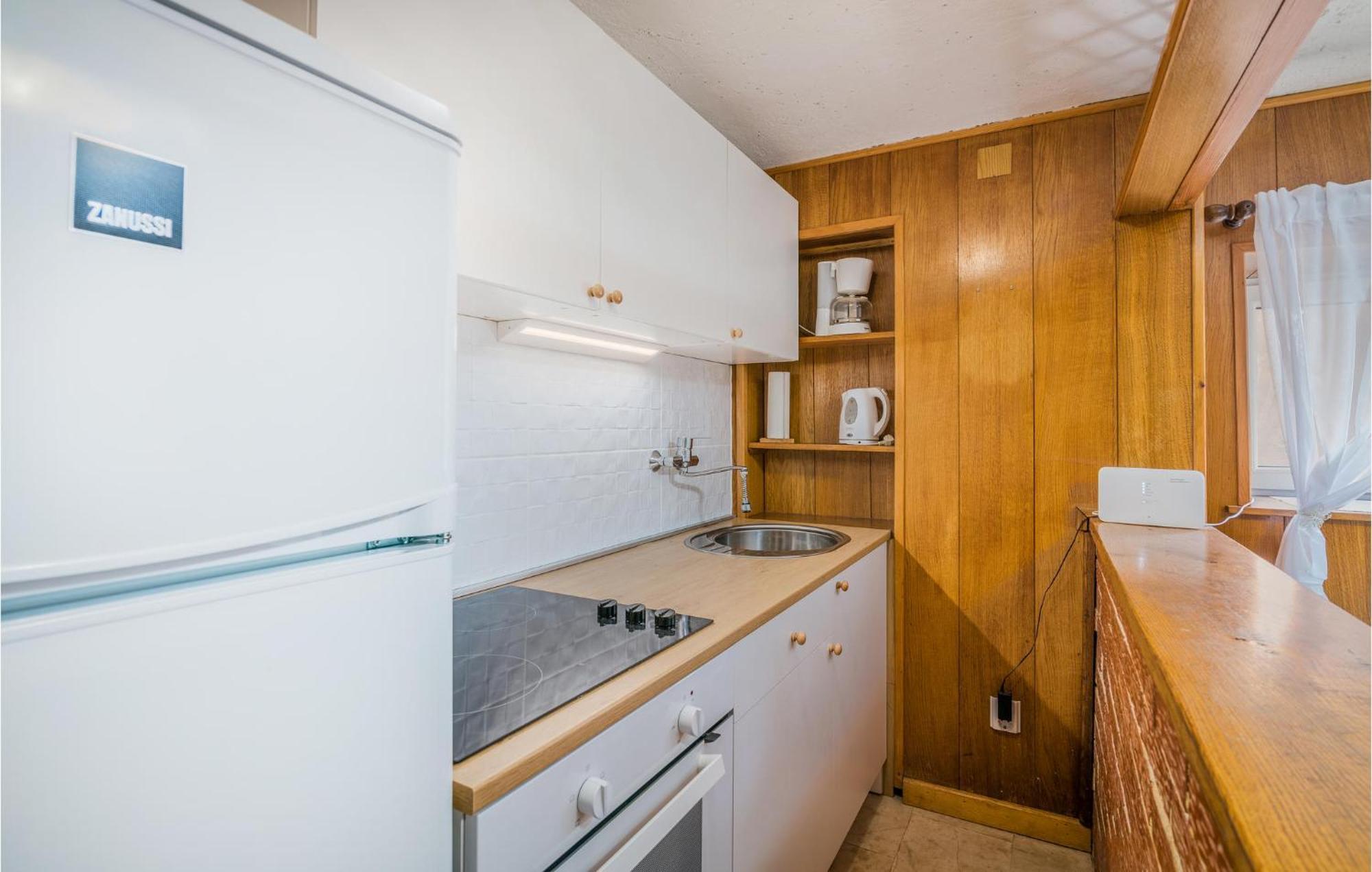 2 Bedroom Gorgeous In *