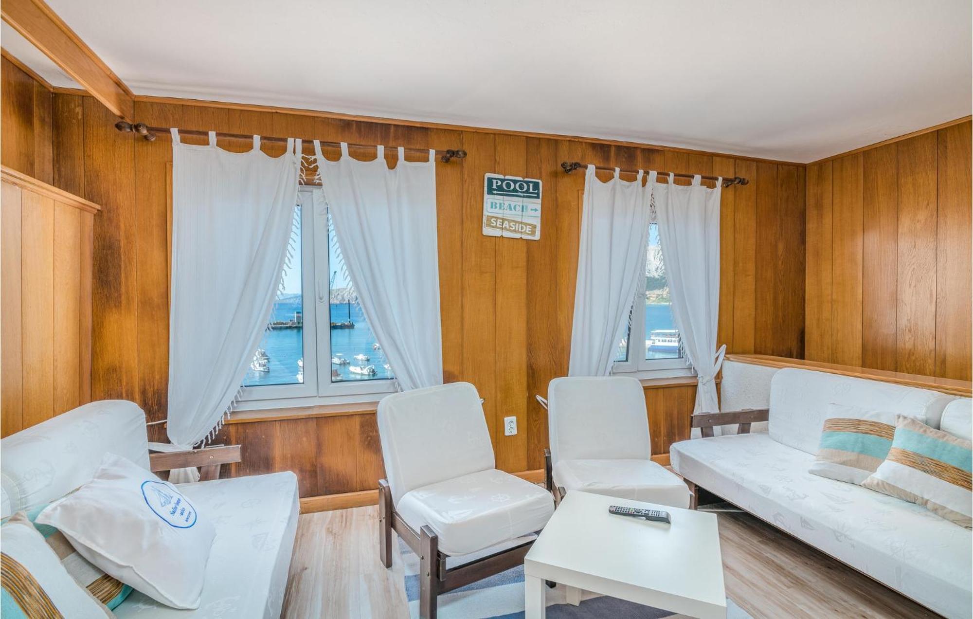 Prázdninový dům 2 Bedroom Gorgeous In Baška
